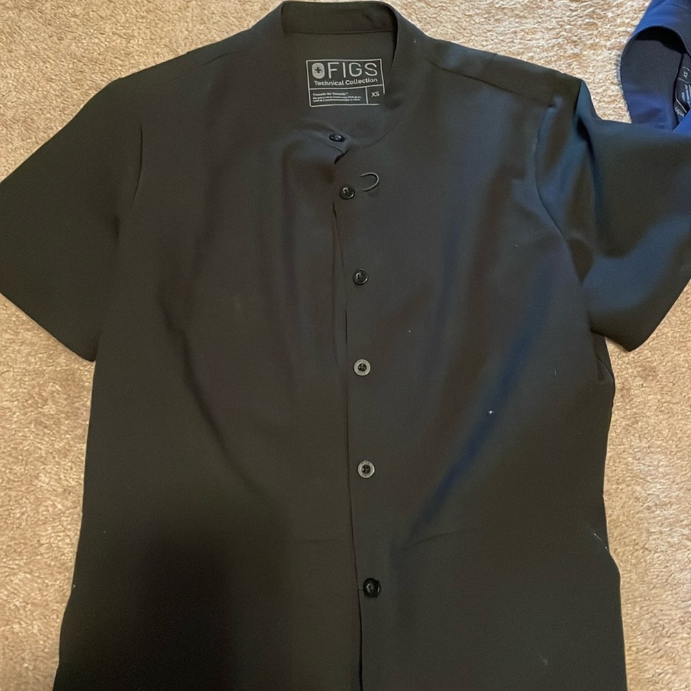 Figs XS top black